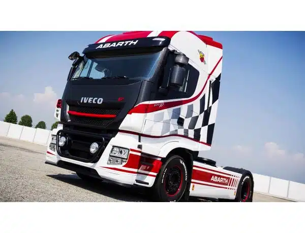 Italeri 3934 IVECO E5 Hi-Way Abarth
