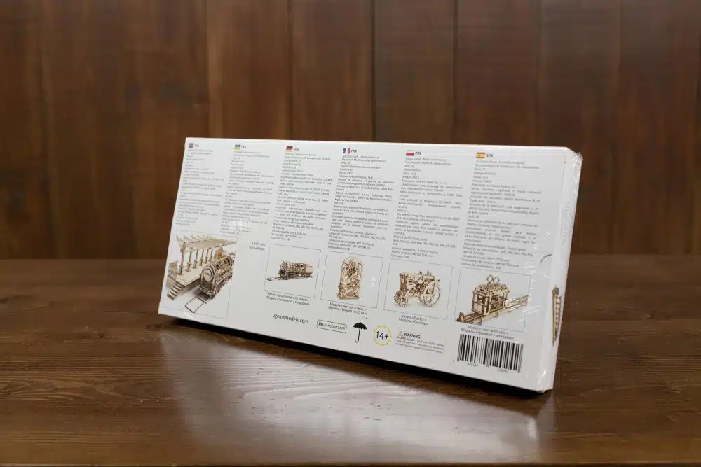 Ugears Trein Station