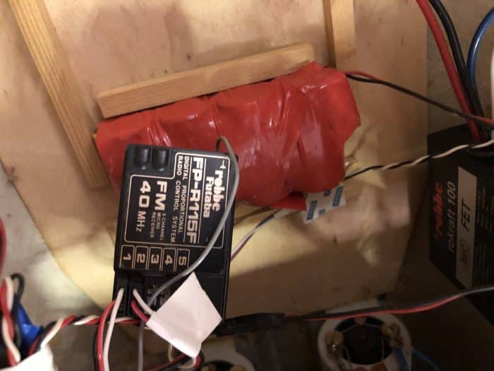 gebruikt Krick 27024 resolve met motoren, stuurservo, ontvanger en bec