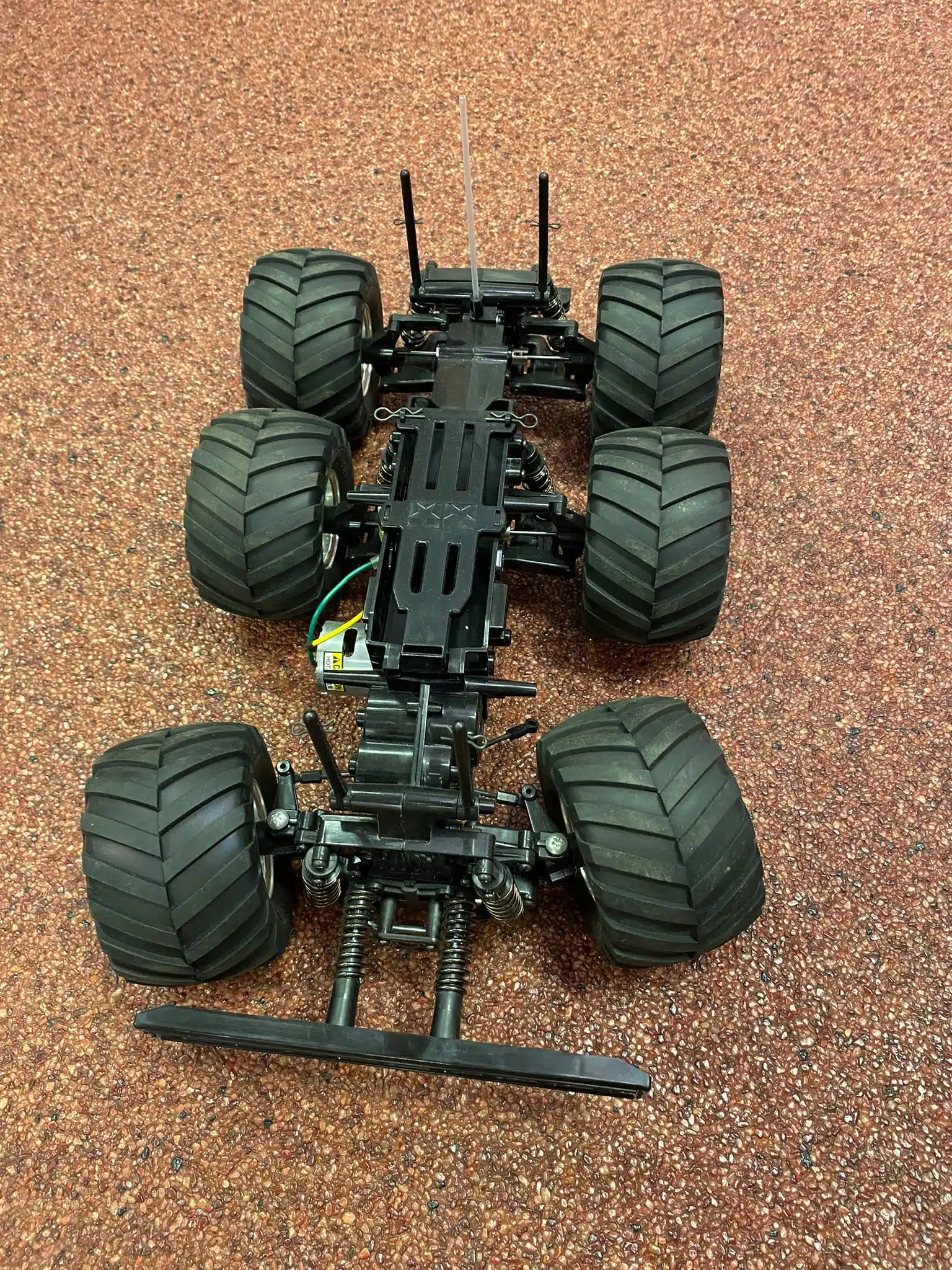 gebouwd Tamiya Konghead 6 x 6 g6-01 met motor en regelaar