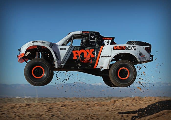 Traxxas 85076-4 Unlimited Desert Racer 4WD + LED