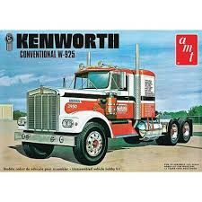 AMT 1021 Kenworth W925 Moving On Semi Truck