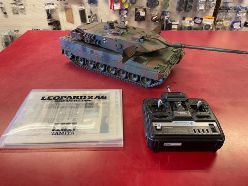 Gebruikte Tamiya 56020 Leopard 2A6 Main Battle Tank met Verlichting en Geluid