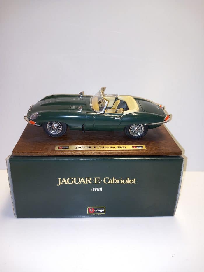 BURAGO Jaguar E-Type Cabriolet 1961 Groen code 3516