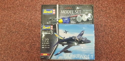 Revell 64970 BAe HAWK T.1 incl lijm verf kwastje