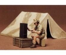 Tamiya 35074 WWII Diorama-Set Tent w/Radio(1)