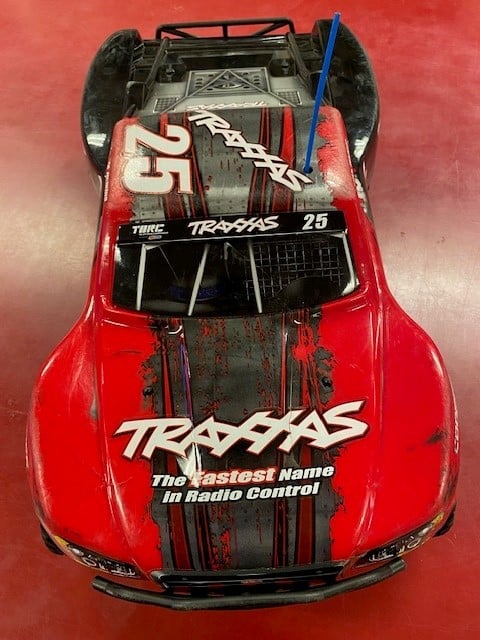 traxxas slash 2wd xl5 gebruikt zonder zender accu en lader