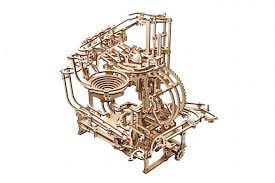 Ugears knikkerbaan met trap takel