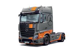 Italeri 3968 Mercedes-Benz Actros MP4 Big Space Grand Prix