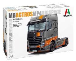 Italeri 3968 Mercedes-Benz Actros MP4 Big Space Grand Prix