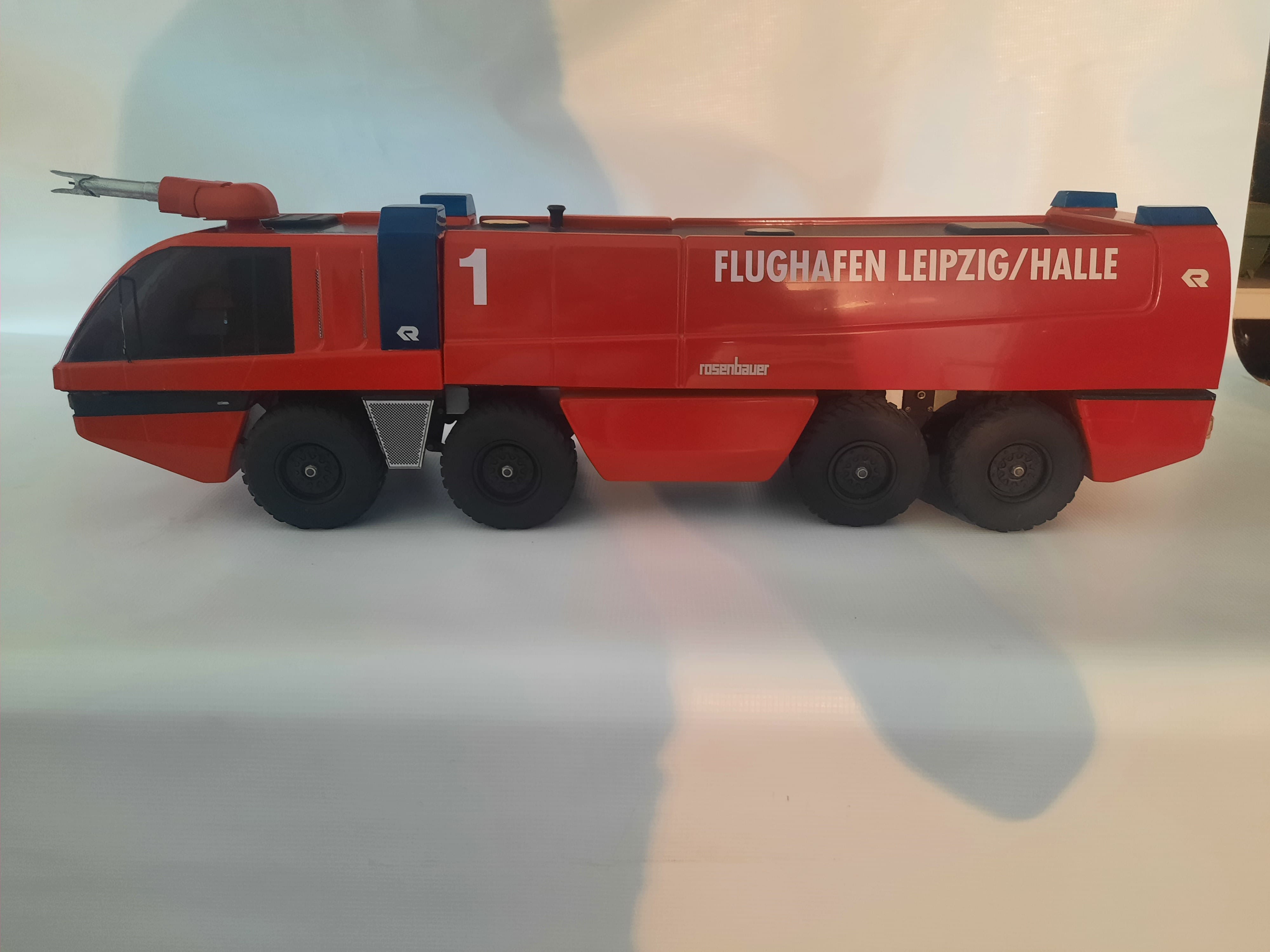 gebruikte Robbe 3412 panther 8x8 met aandrijving, pompjes en tanks en toebehoren