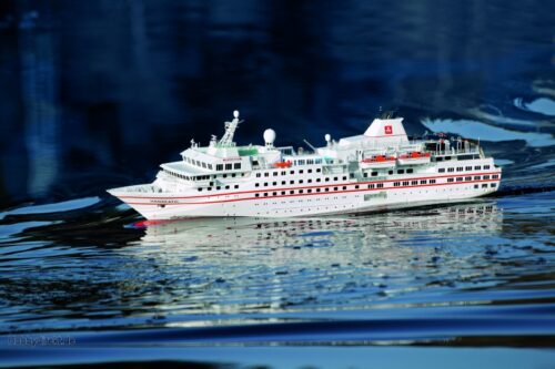 Deels gebouwde Robbe 1177 MS Hanseatic met alle toebehoren erbij