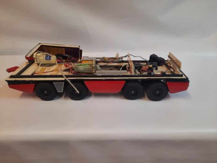 gebruikte Robbe 3412 panther 8x8 met aandrijving, pompjes en tanks en toebehoren