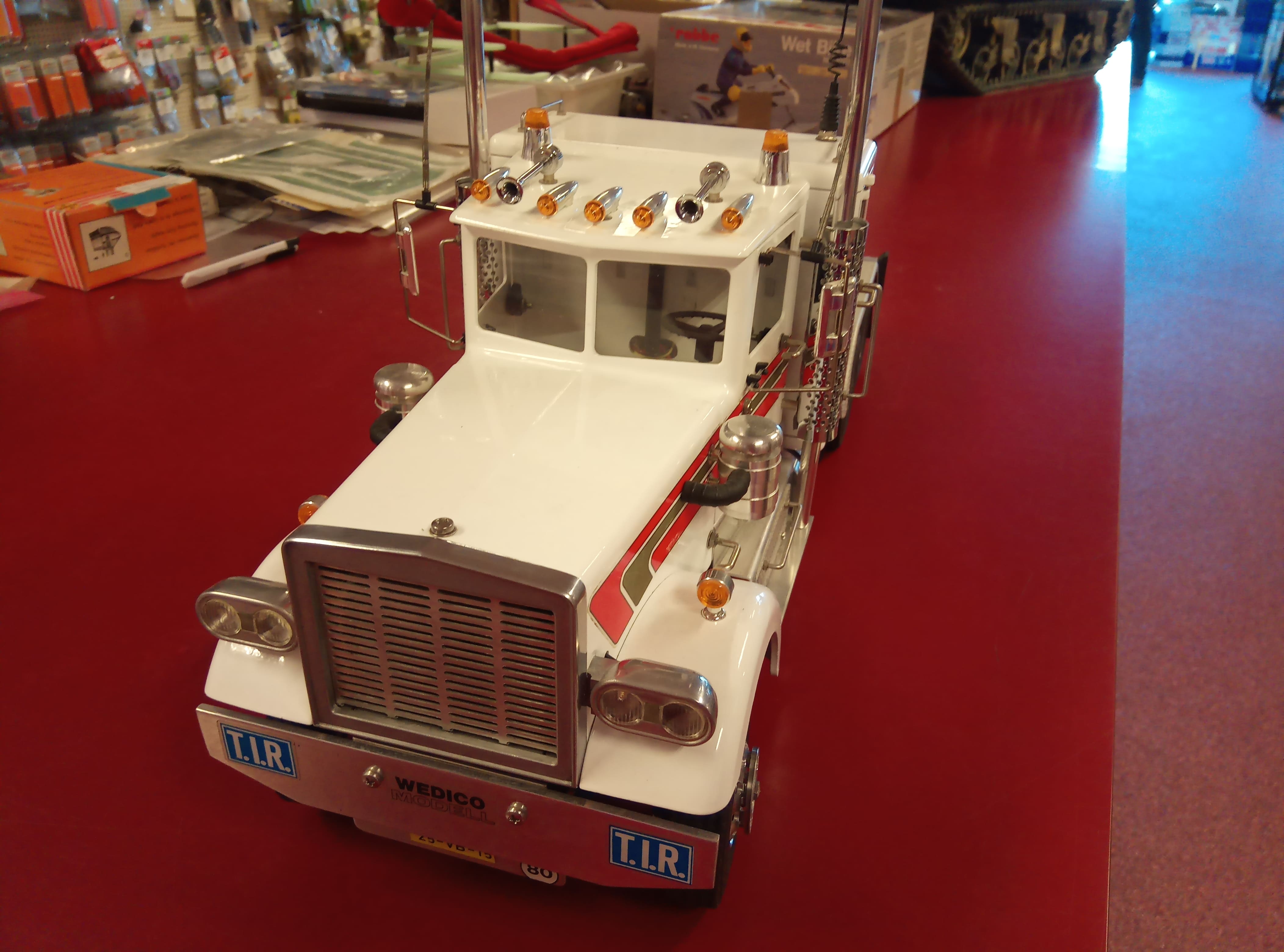 Gebruikte wedico Peterbilt Wit met verlichting, geluid, metalen diffs, aluminium velgen