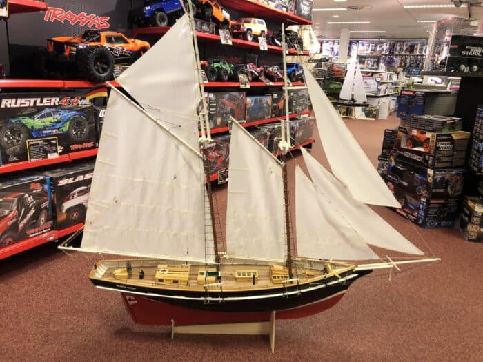 nieuw, vaarklaar Robbe 1140 valdivia met motor, stuurservo, winch, bouwtekening en robbe F14 zender