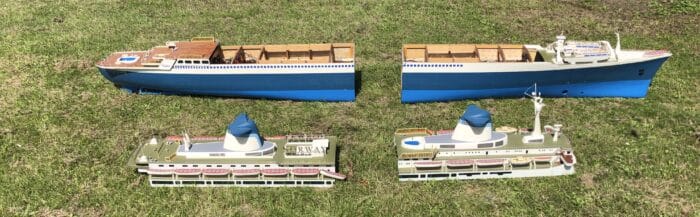 norway modelboot 3 meter lang, met motoren, cd speler, 2 graupner navy V40R, koelers en opbergkisten.