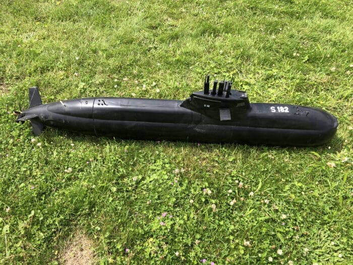 tweedehands Robbe 1215 U031 met duiktank en orginele brushless aandrijfset, duikklaar met f16 zender