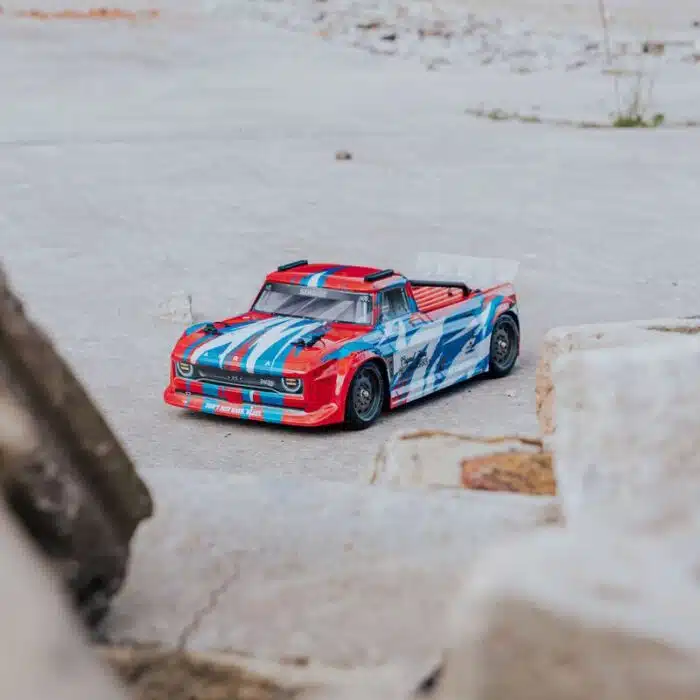 ARRMA Infraction 1/8 4X4 Mega Street Bash Resto Mod Truck RTR - Rood / Blauw