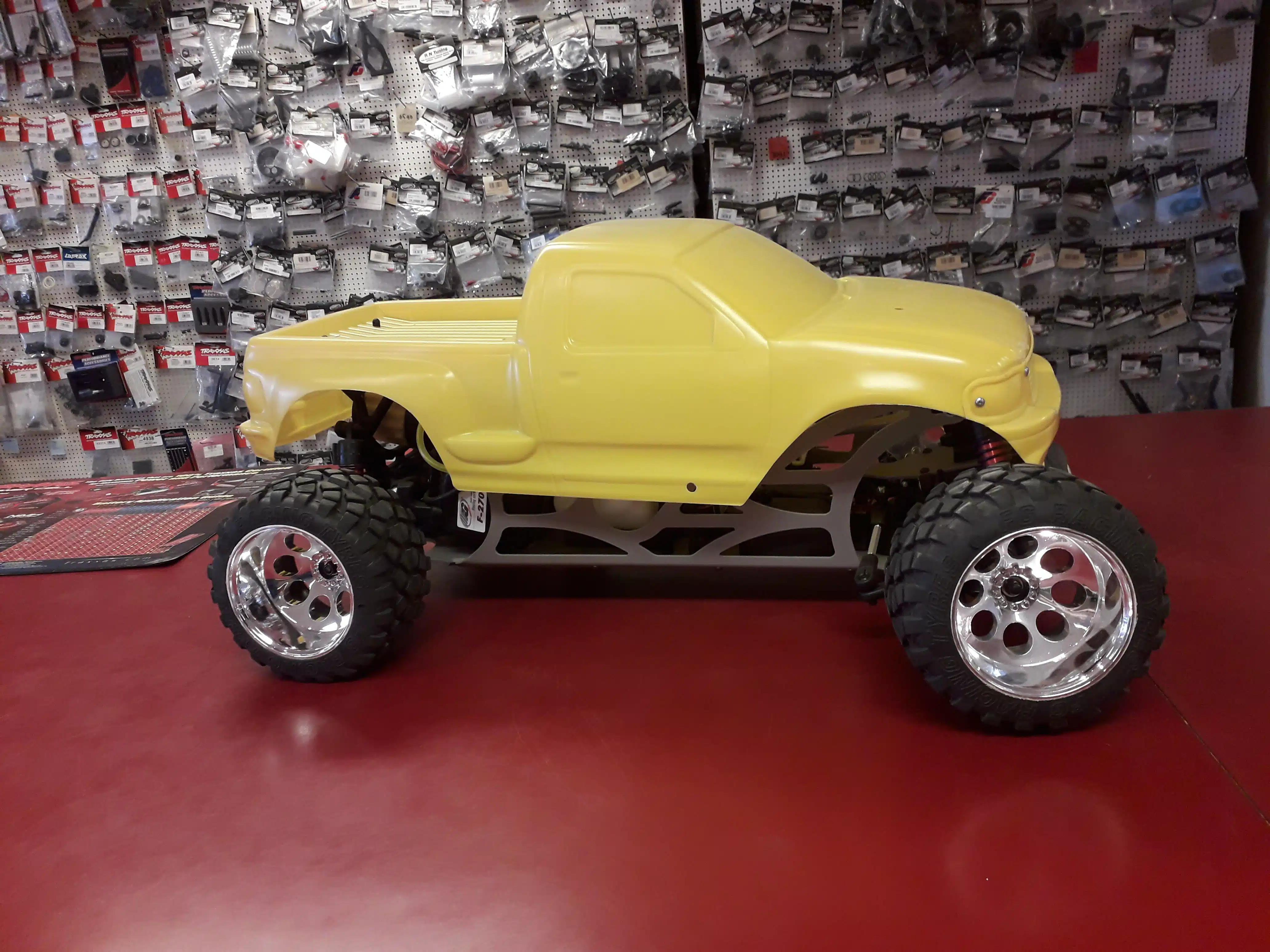 FG24010R Monster-Truck WB535 4WD RTR geel