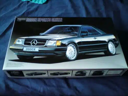 Fujimi 12439 Mercedes-Benz MB 300CE-24 c124 Sports Grille 1984-1995