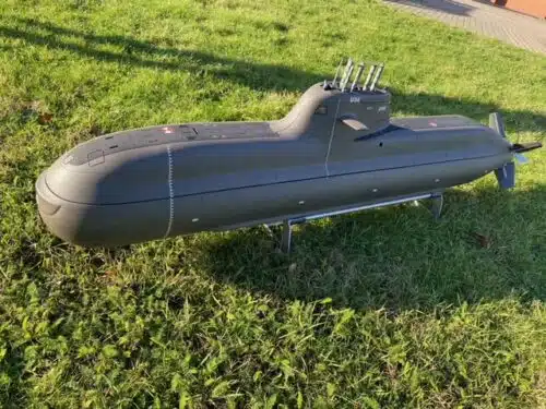 gebruikt onderzeeër zelfbouw 2 duiktanken met spindel, balans elektronica, periscoop vanaf zender bestuurbaar,