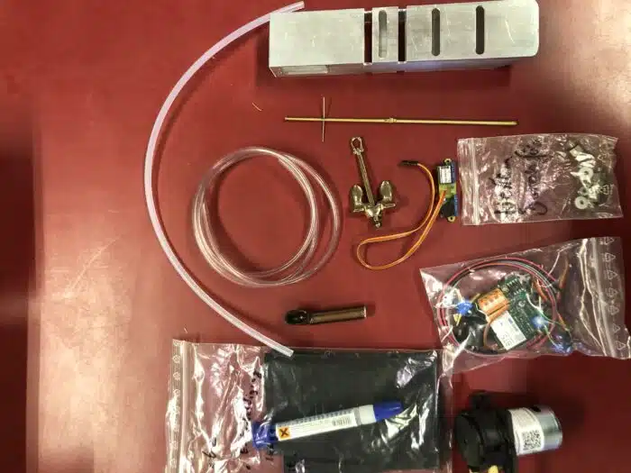gebruikt onderzeeër zelfbouw met motor, waterpomp, watermelder en pieper