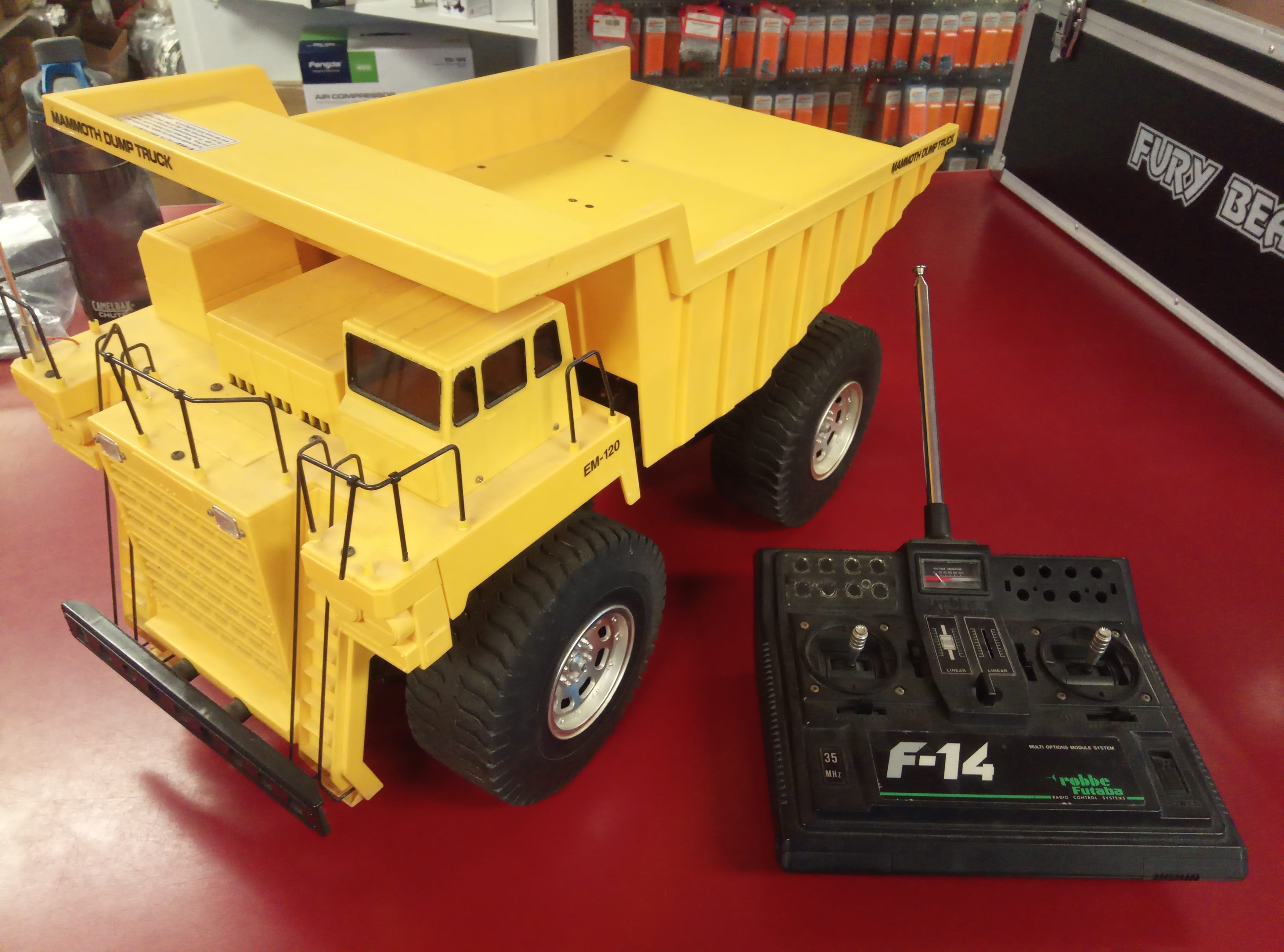 Gebruikt Tamiya Mammoth DumpTruck 1:20 met zender