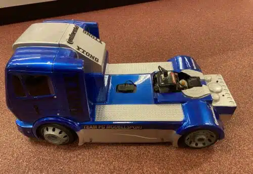 Gebruikte FG Truck 4x4 Met zender en accu op benzine