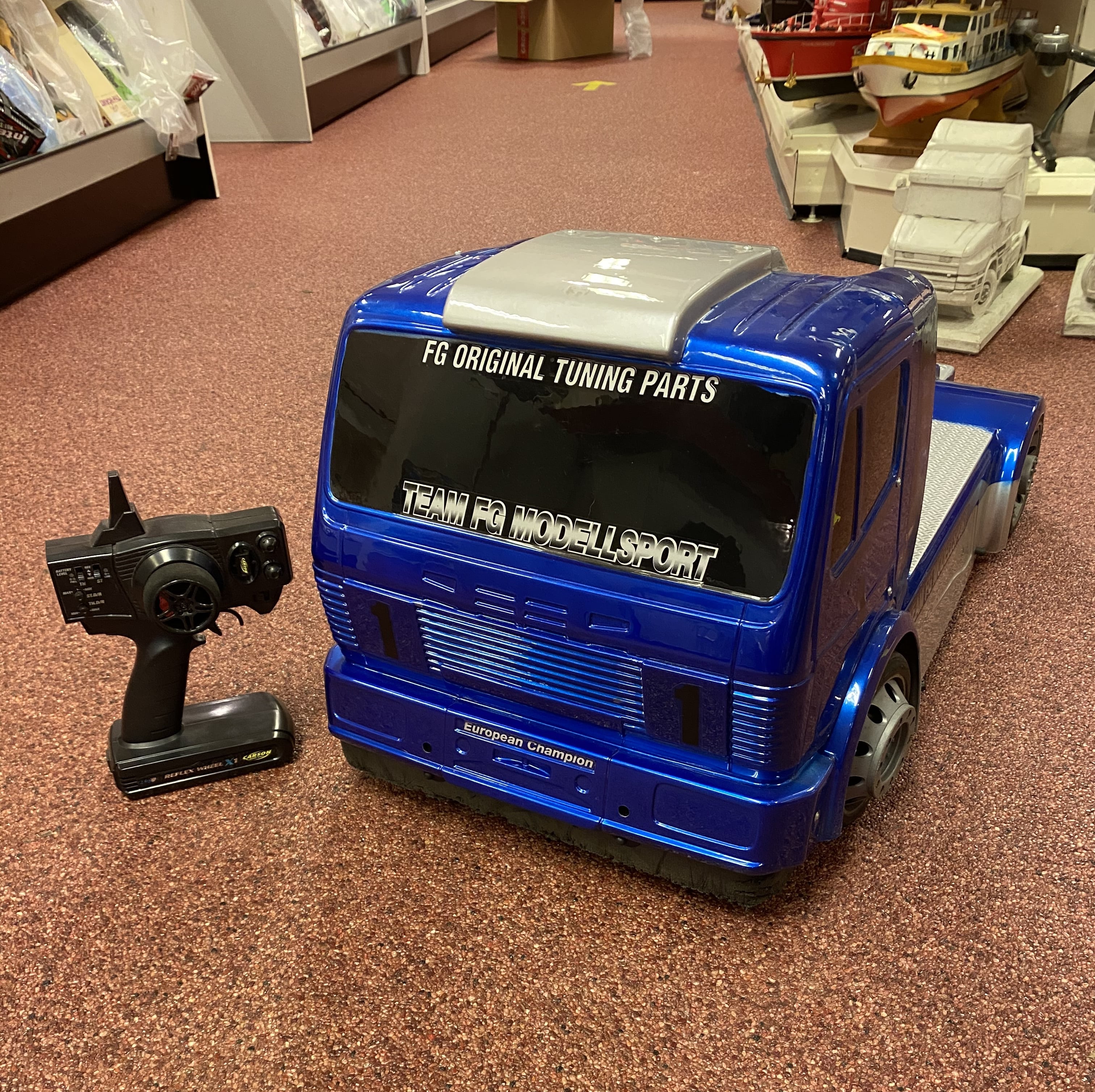 Gebruikte FG Truck 4x4 Met zender en accu op benzine