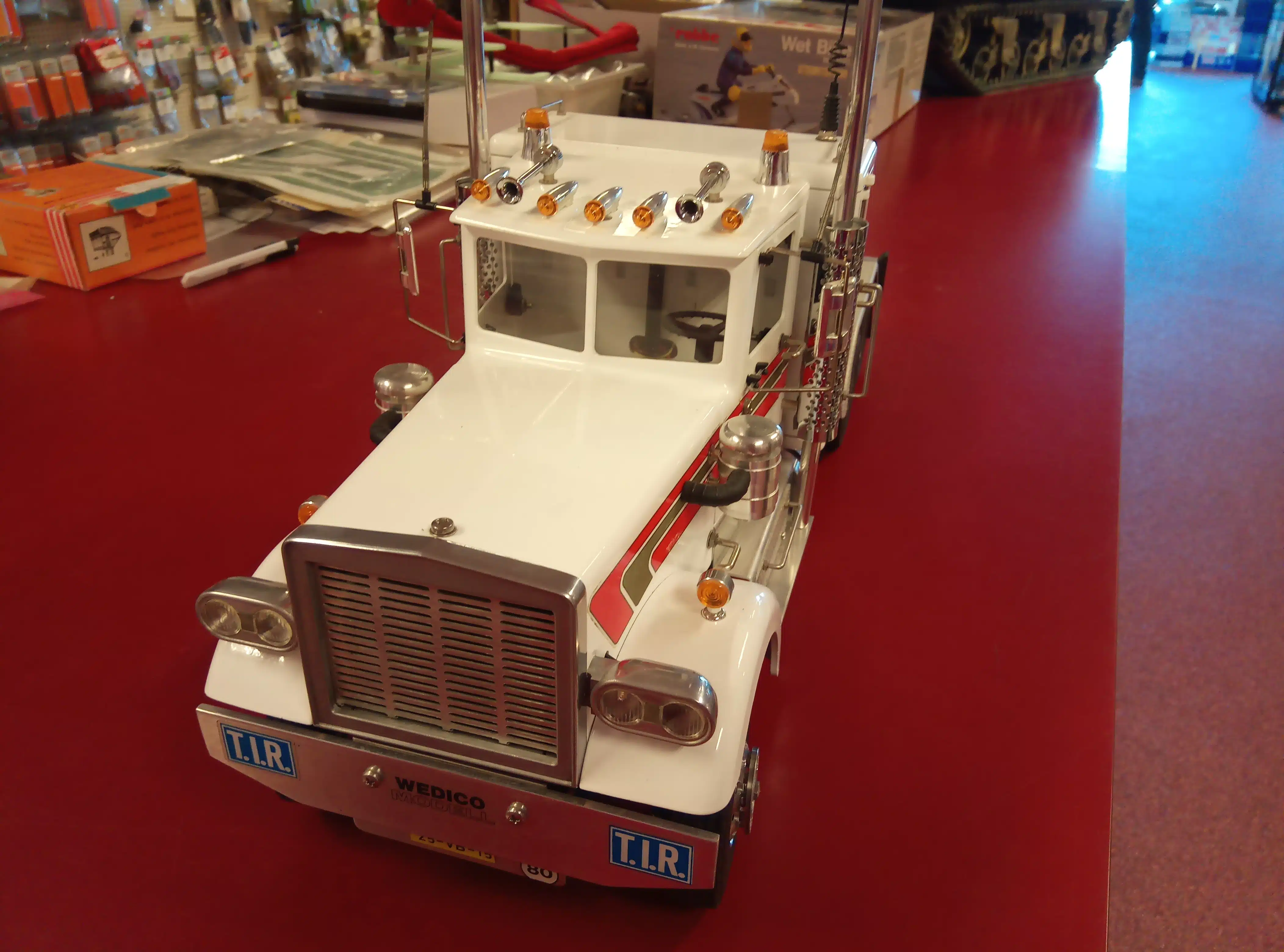 Gebruikte wedico Peterbilt Wit met verlichting, geluid, metalen diffs, aluminium velgen