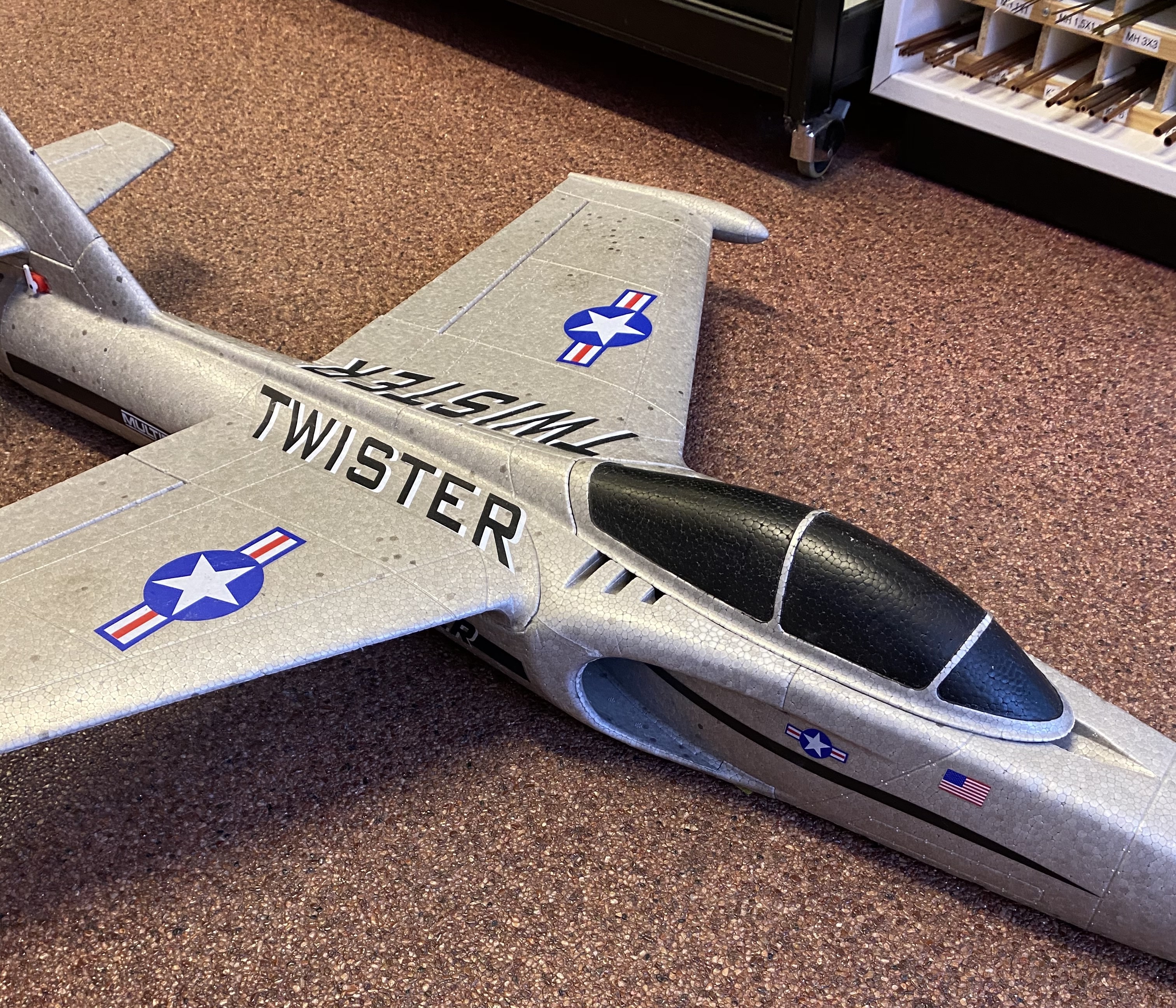 multiplex 214222 Twister Met Servo's Demo Model