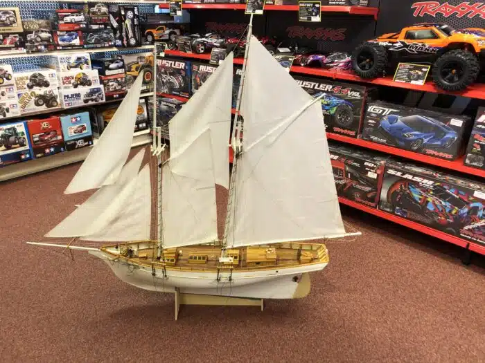 nieuw, vaarklaar Robbe 1140 valdivia met motor, regelaar, stuurservo, winch, boekjes en extra onderdelen