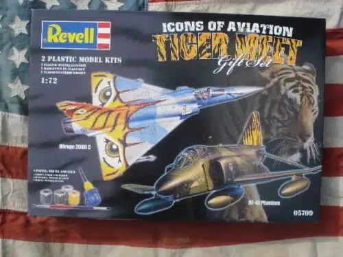 Revell 05709 Icons of Avation 2 model kits Mirage 2000C, RF-4E Phantom