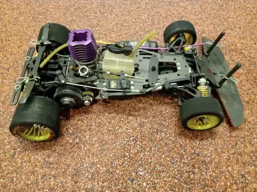 Serpent Impact 4 WD 2bak met mega motor evo 4 2,5CC en gasservo robbe 3001 gelagerd