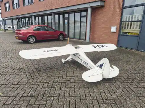 1:3 piper pa-18 super cub 2 cylinder