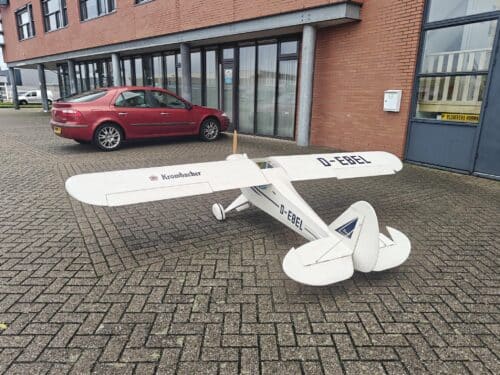 1:3 piper pa-18 super cub 2 cylinder