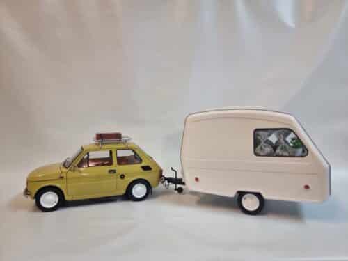 Deagostini Pocher Fiat 126P met Caravan 1:8 gebouwd