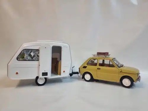 Deagostini Pocher Fiat 126P met Caravan 1:8 gebouwd