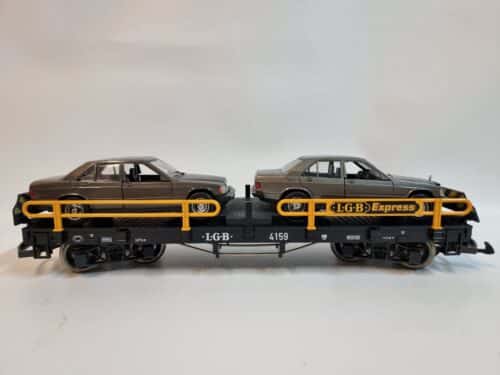 LGB 4059 Demo Autotransporter met 2 Mercedes auto's