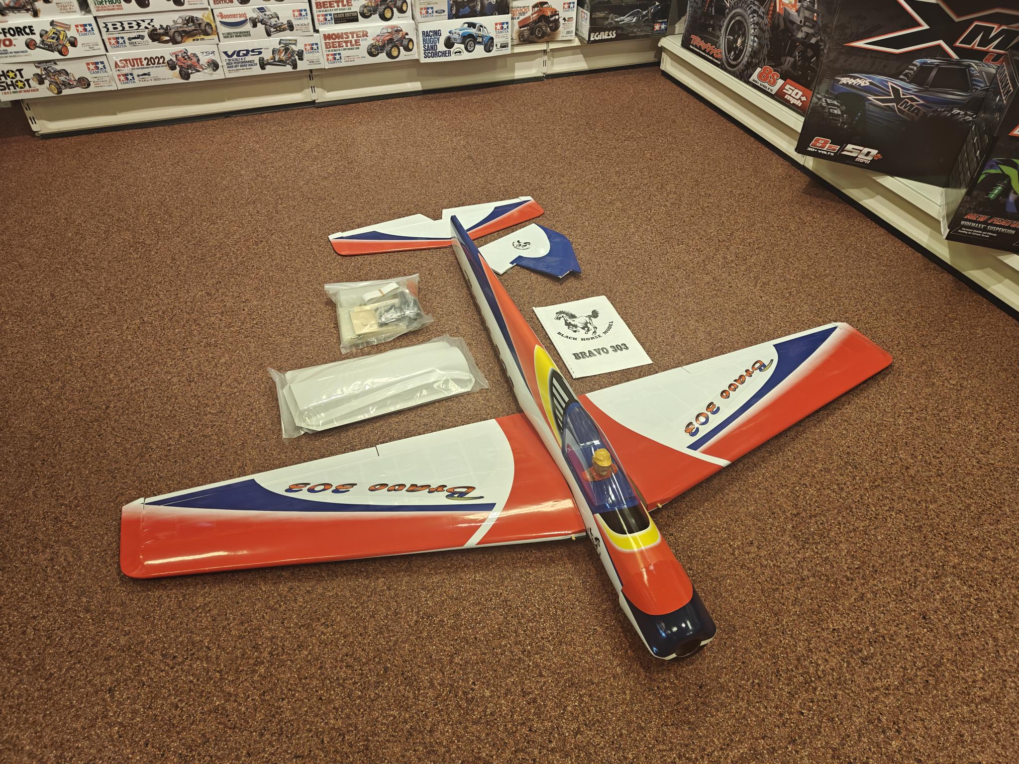 Bravo 303 Aerobatic Model arf van Black Horse Models