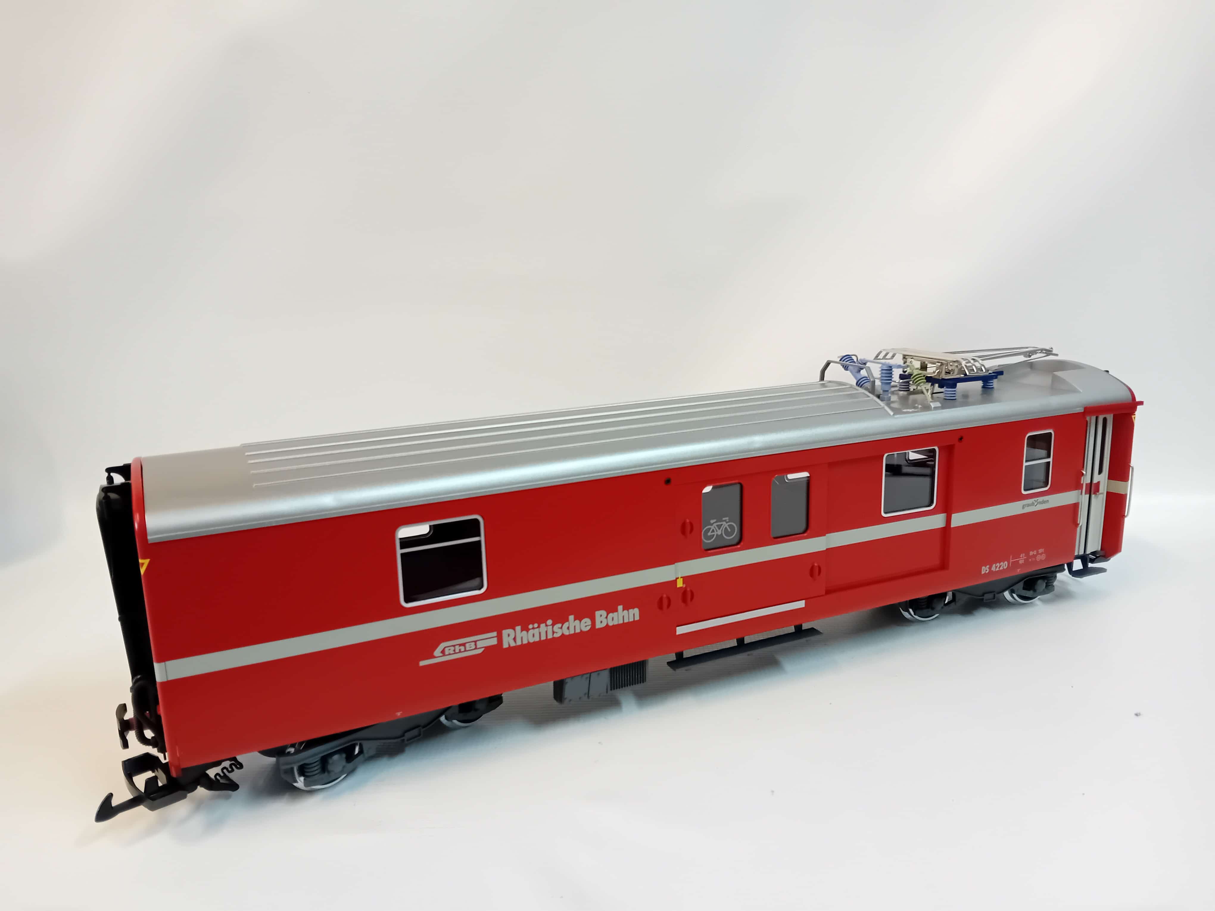 LGB30691 RhB Type DS baggage wagon