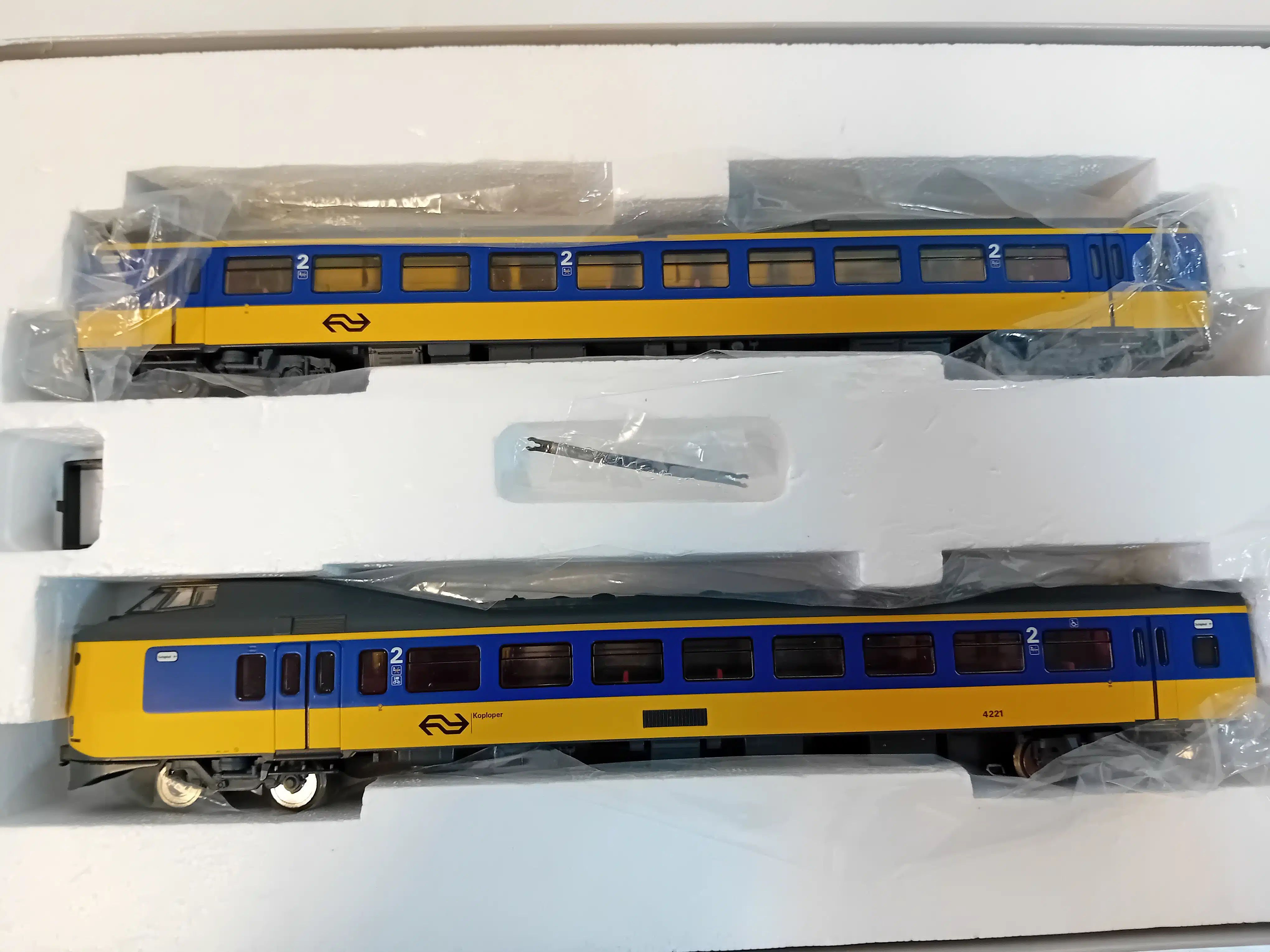 Marklin 37421 intercity treinstel van de Nederlandse Spoorwegen NS) Serie Koploper