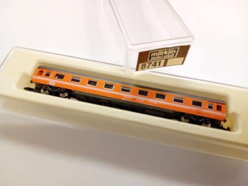 Marklin 8741 SBB Eurofima 1e klas sneltreinrijtuig in oranje kleurstelling