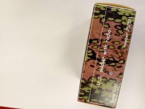 Frontline scale models 252531 US soldier with radio