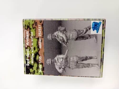 Frontline scale models 252537 Red devil Arnhem with lee-enfield