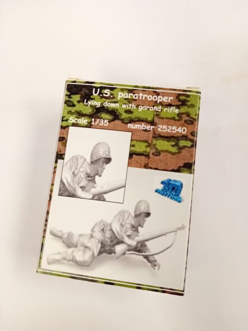 Frontline scale models 252540 US paratrooper lying down