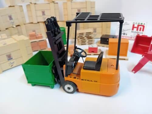 Big vorkheftruck met accessoires RC gemaakt met onderdelen van Leimbach