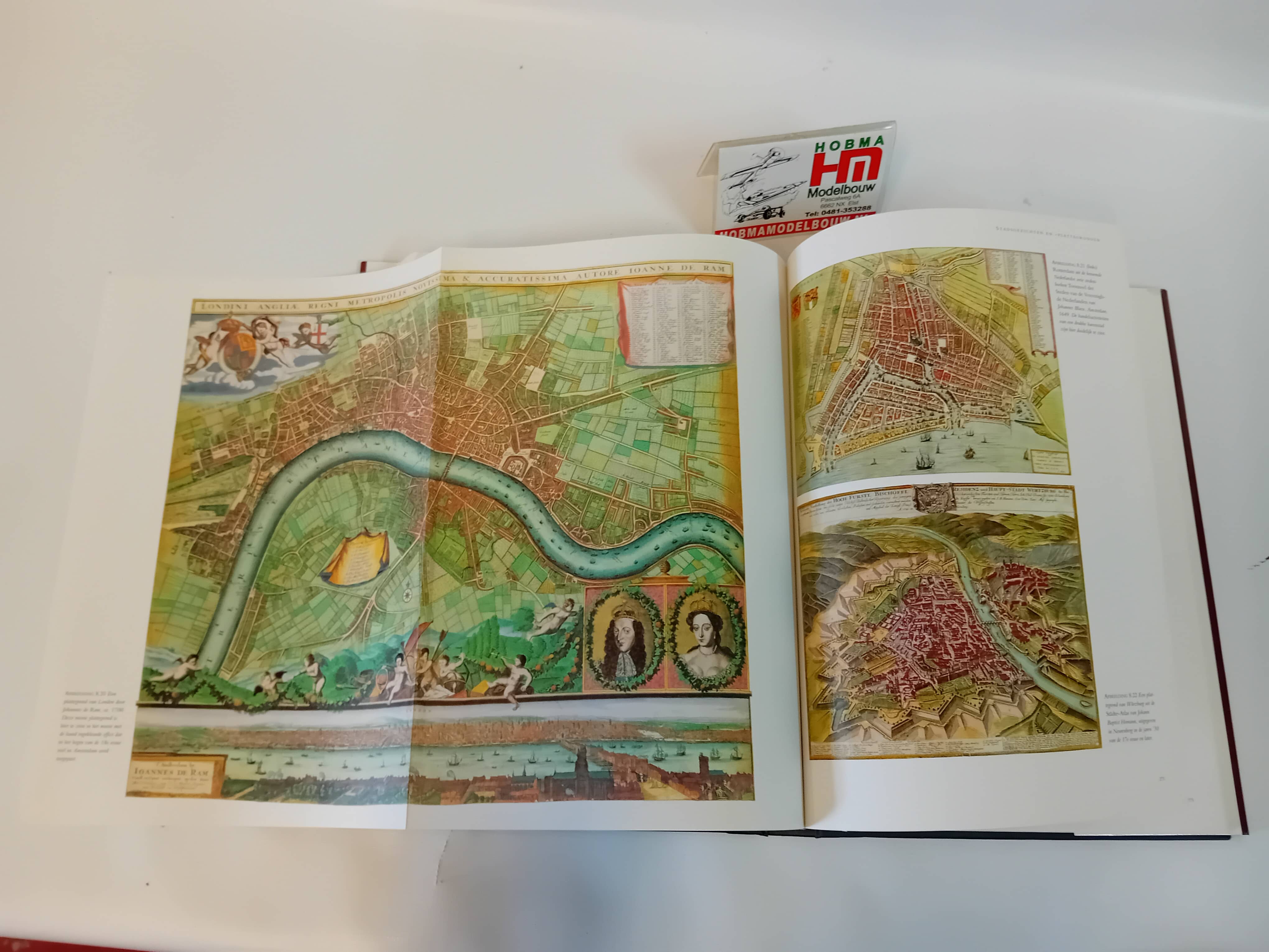 De geschiedenis van de cartografie, de kunst van de kaartenmakers. John Goss