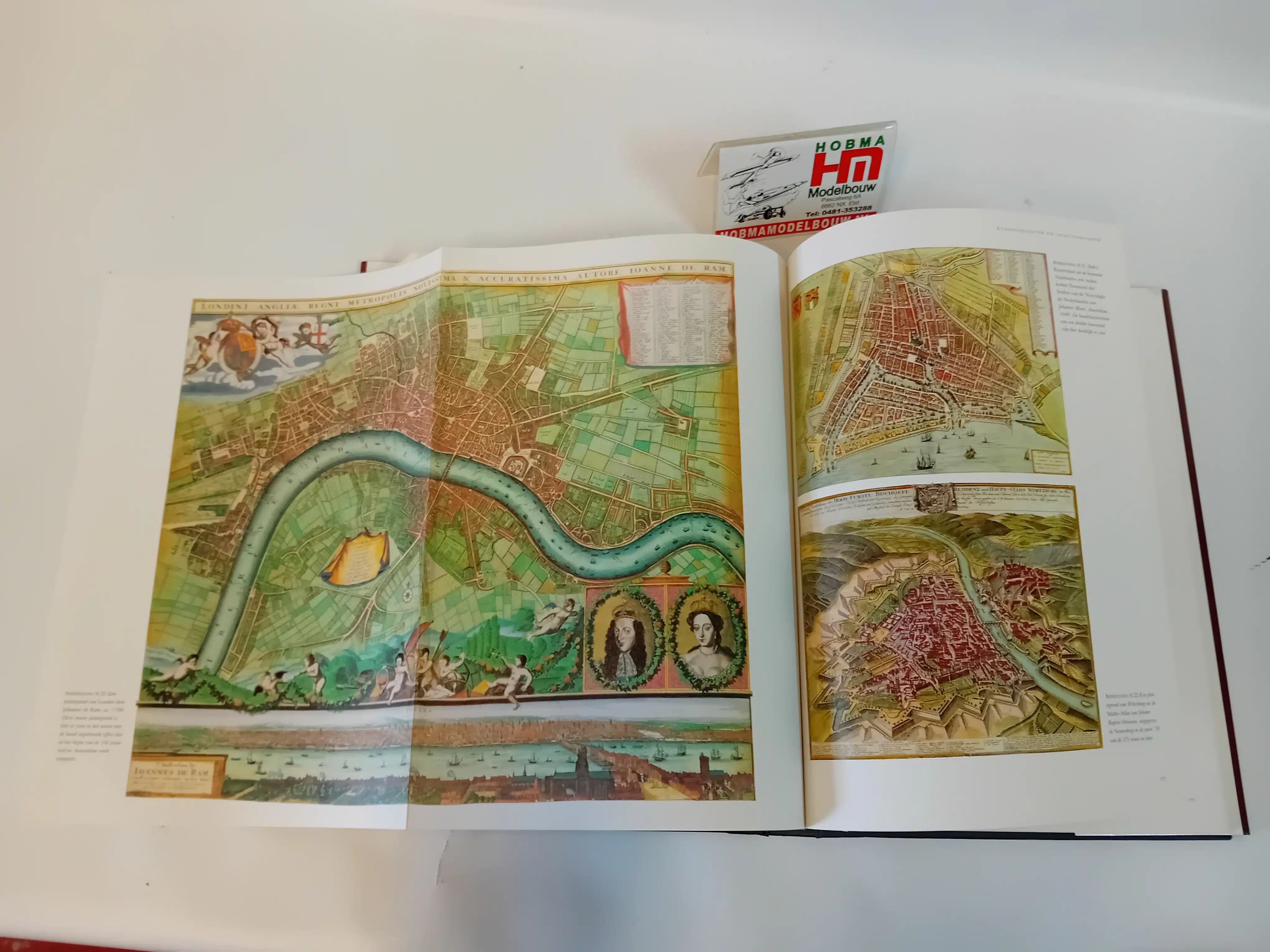 De geschiedenis van de cartografie, de kunst van de kaartenmakers. John Goss