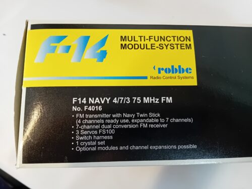 Robbefutaba f4011 F14 zender en ontvanger 75 Mhz met 3 servo's